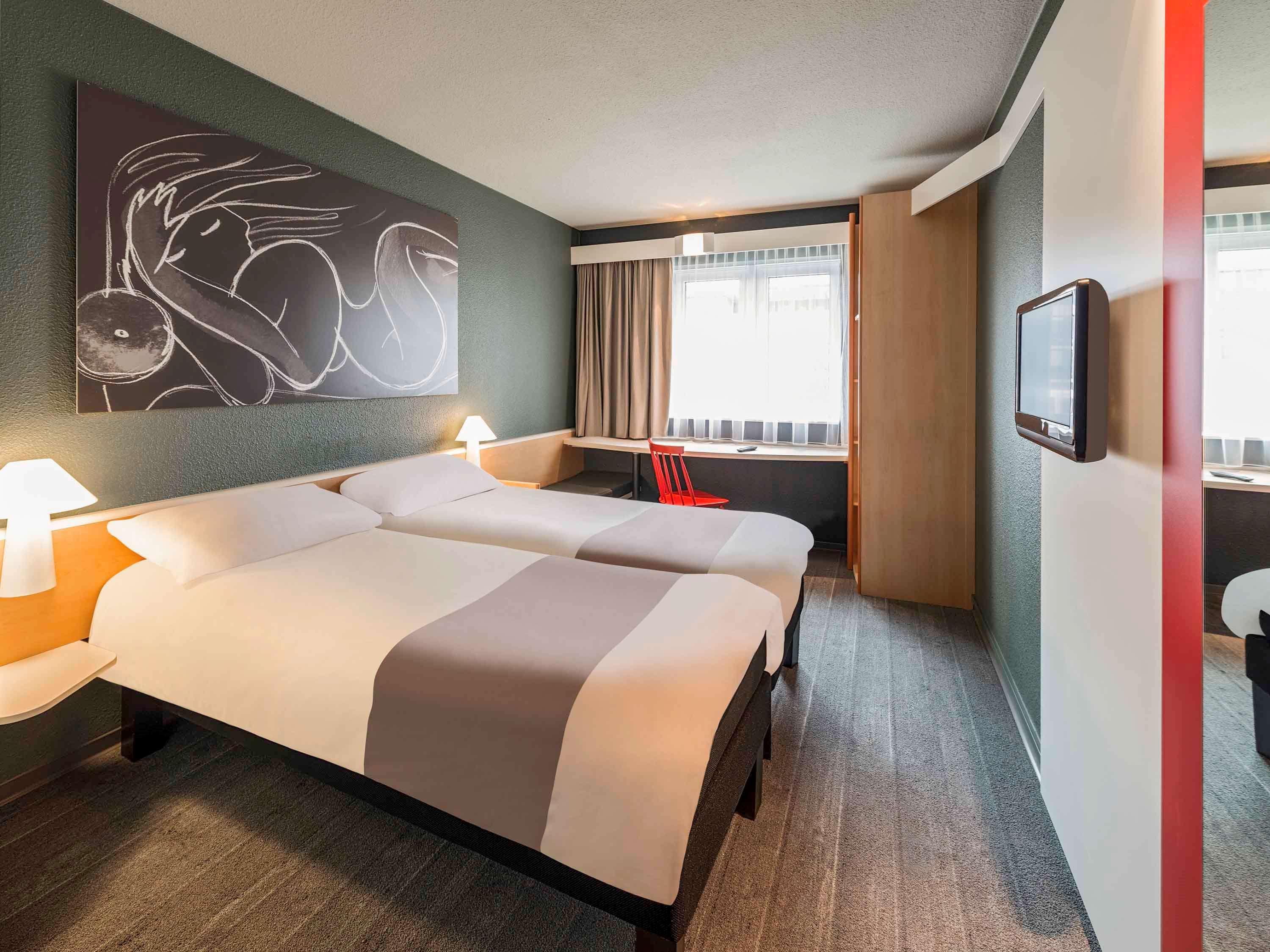 Ibis Muenchen Parkstadt Schwabing Munique Exterior foto