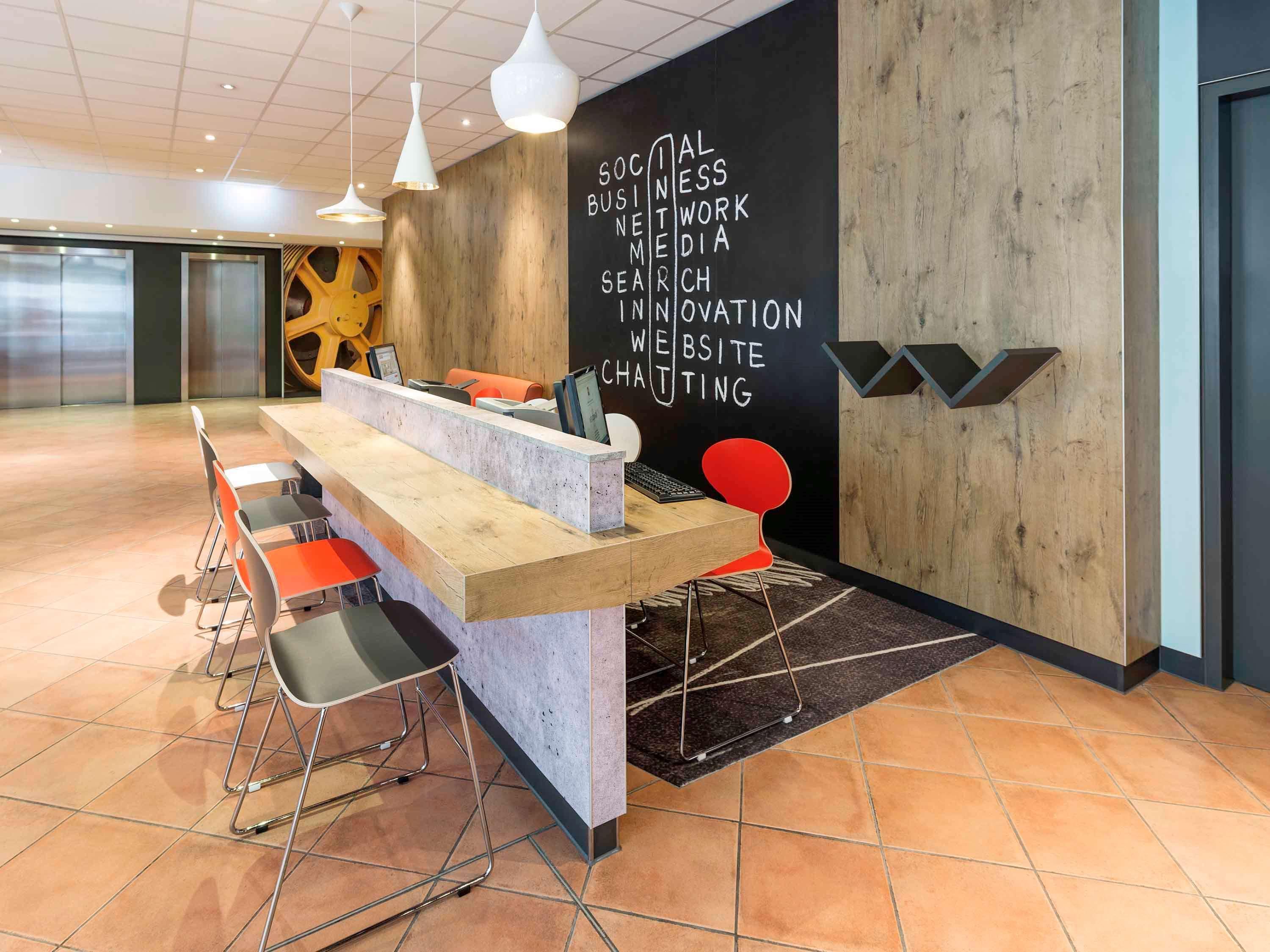 Ibis Muenchen Parkstadt Schwabing Munique Exterior foto