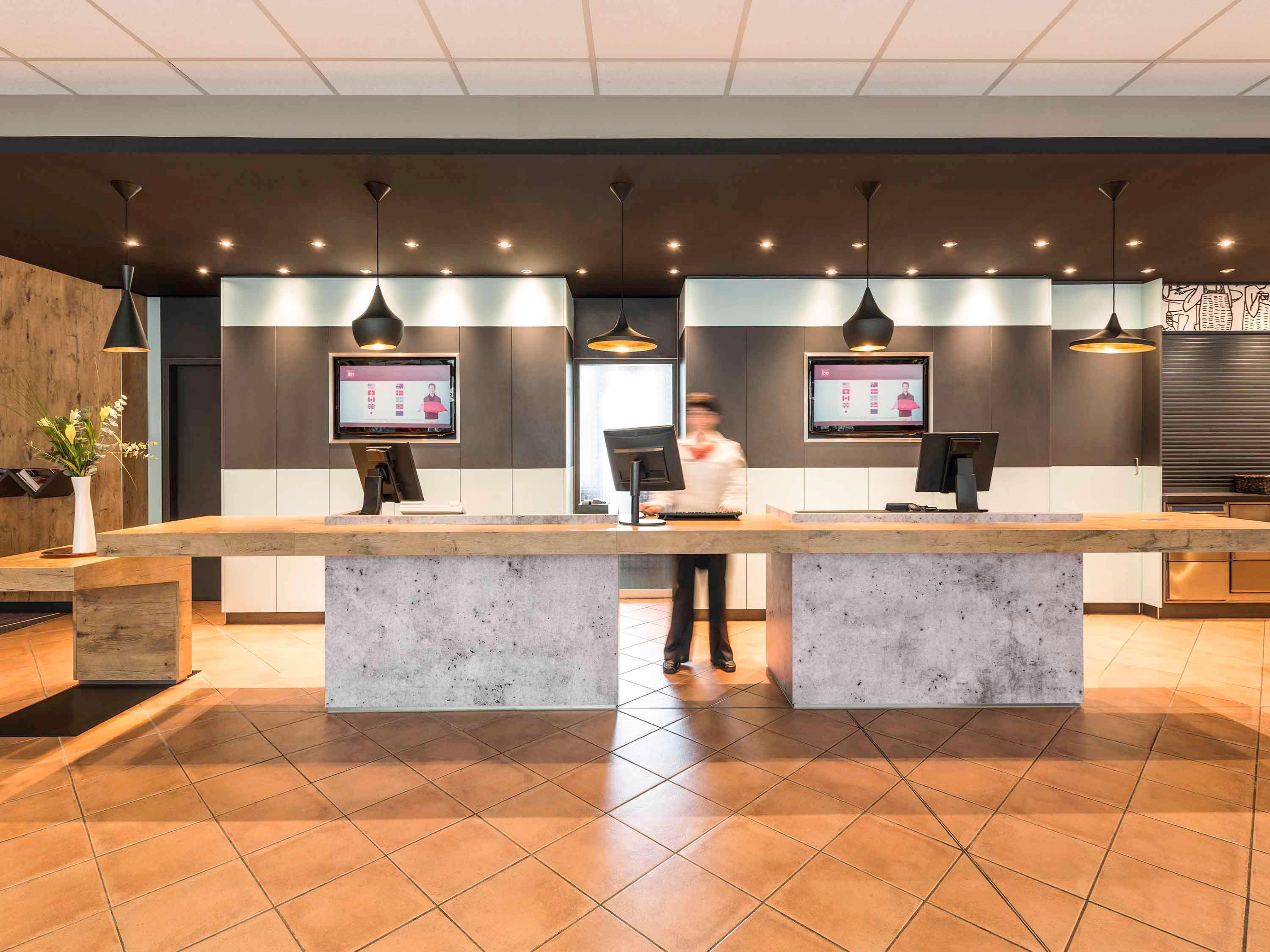Ibis Muenchen Parkstadt Schwabing Munique Exterior foto