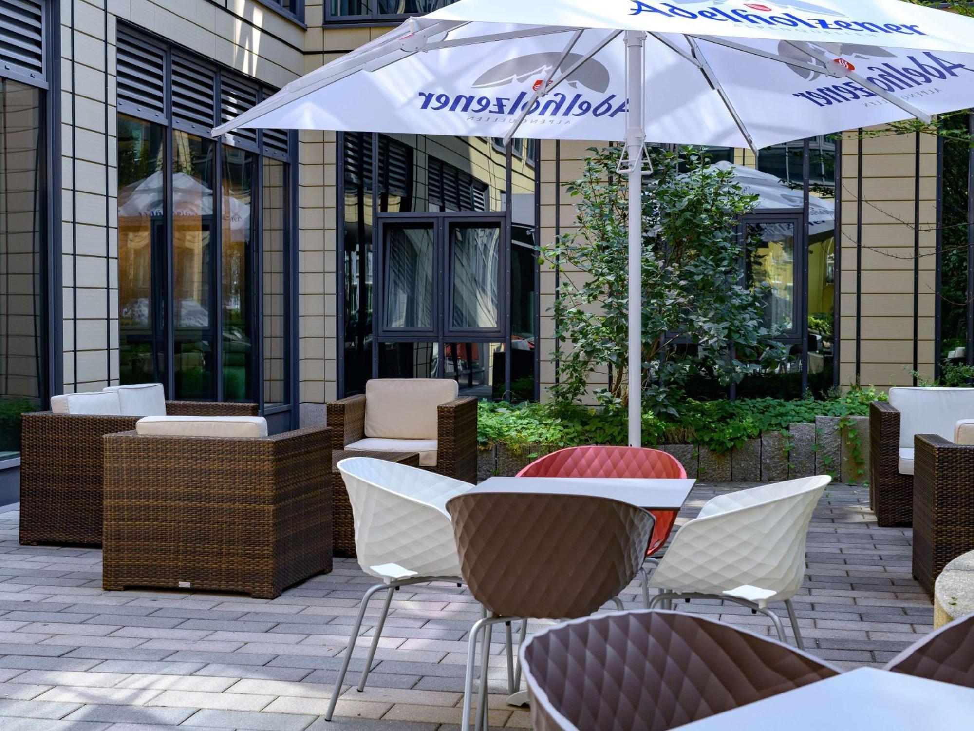 Ibis Muenchen Parkstadt Schwabing Munique Exterior foto