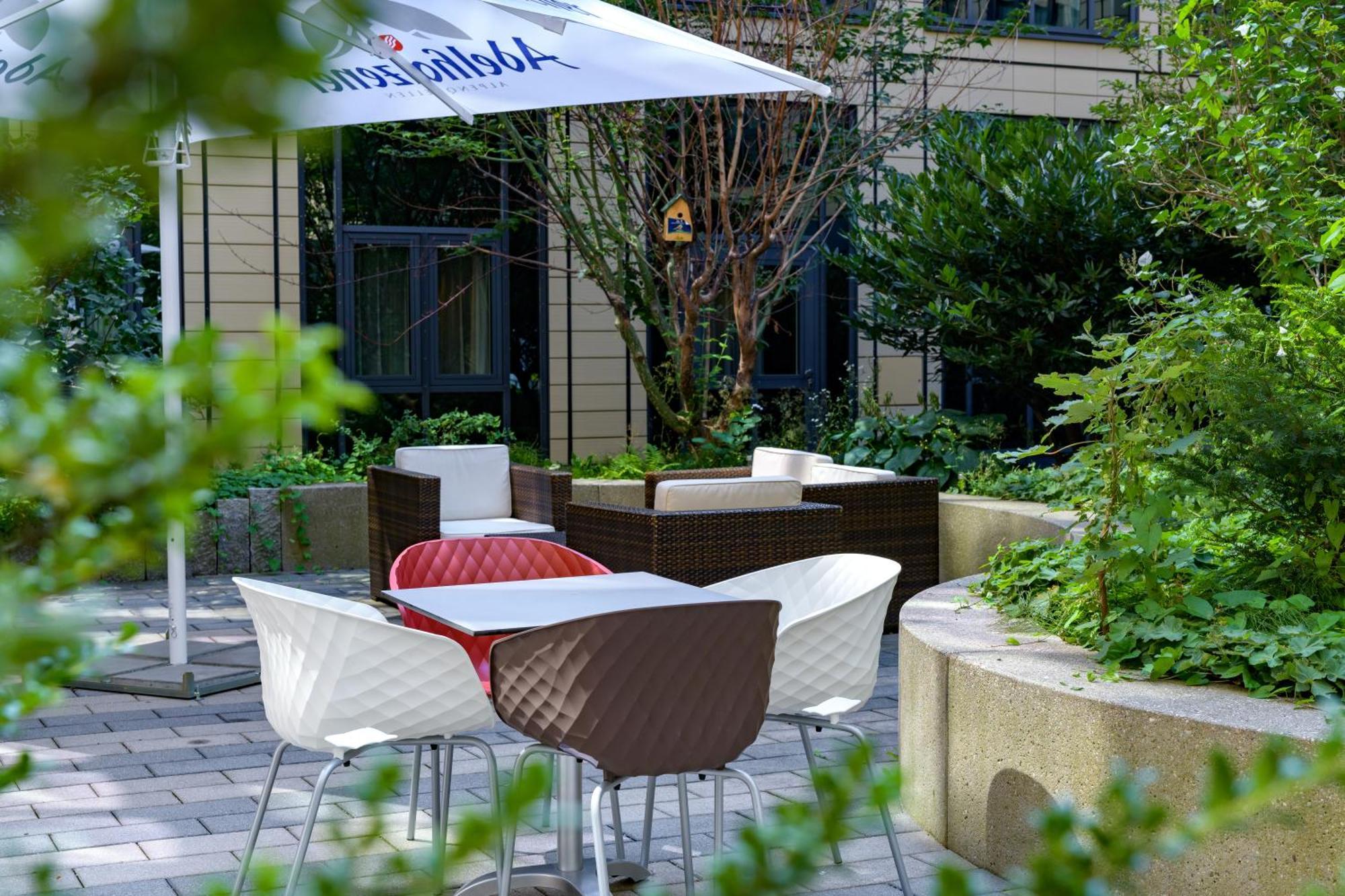 Ibis Muenchen Parkstadt Schwabing Munique Exterior foto