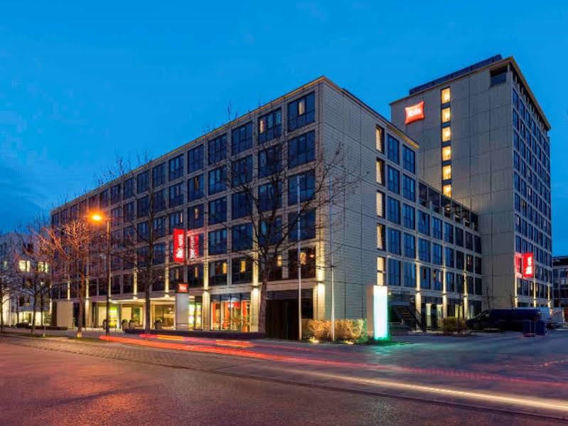 Ibis Muenchen Parkstadt Schwabing Munique Exterior foto