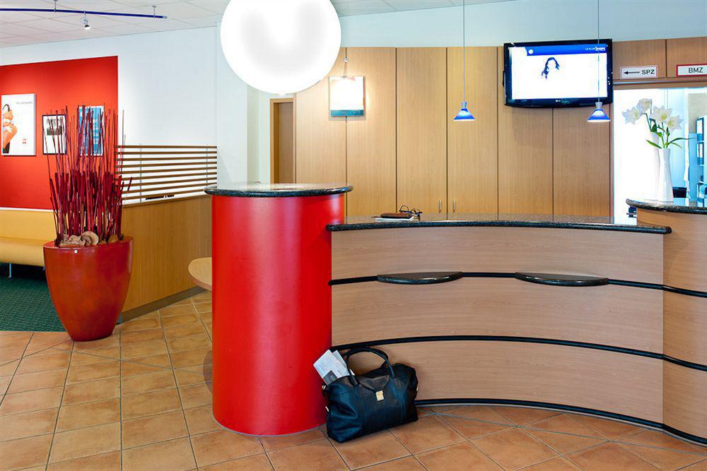 Ibis Muenchen Parkstadt Schwabing Munique Exterior foto